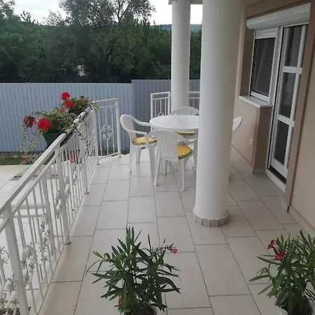 Lotti Ueduelohaz Appart hôtel Balatonalmádi